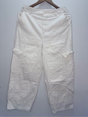 Universal Thread Cream Cargo Painter Pants Size 4, L36, I25, R11
